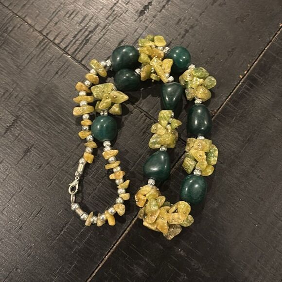 Genuine Green Chip Bead Silver Tone Gemstone Handcrafted Southwestern Necklace​​ - Picture 4 of 6